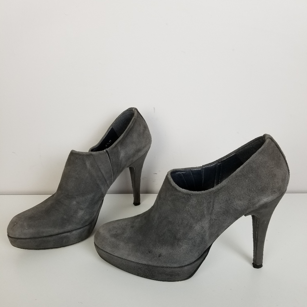 Stuart Weitzman Gray Suede Heels